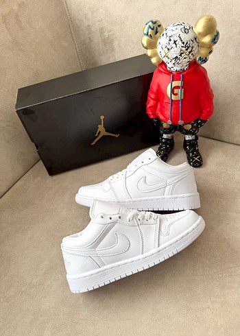 Nike Air Jordan | Triple White - Görsel 3