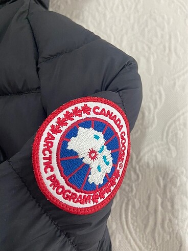 Burberry Canada Goose s beden