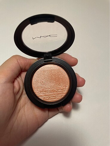 MAC Fairly Precious Extra Dimension Allık