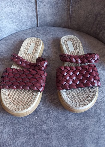 Bordo Örgü Detaylı Terlik