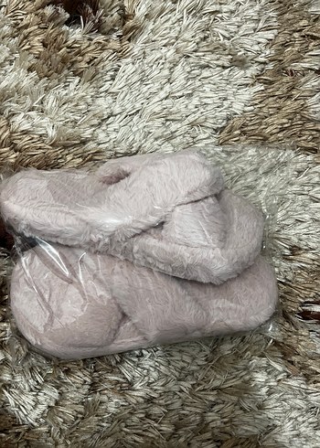 Bej pembemsi Kürklü Kadın Ev Terliği - Görsel 3