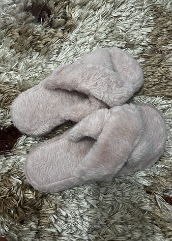 Bej pembemsi Kürklü Kadın Ev Terliği - Görsel 2