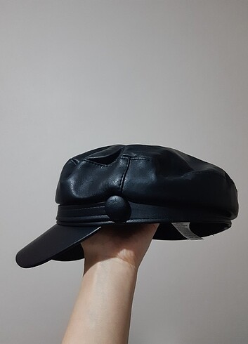 Koton siyah deri şapka