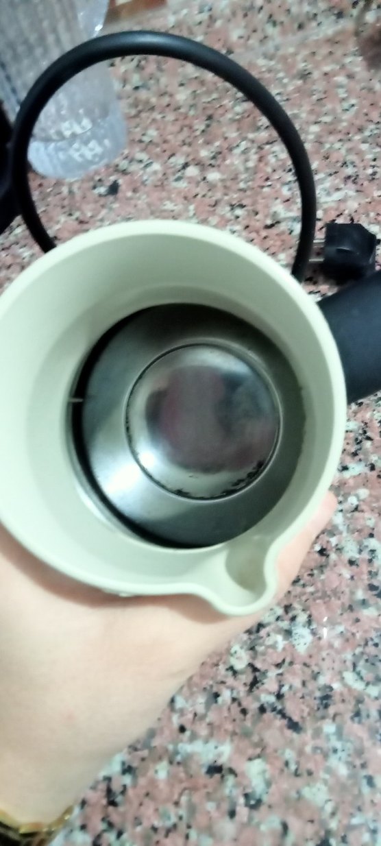 Beyaz ve Gri Elektrikli Cezve - Görsel 5