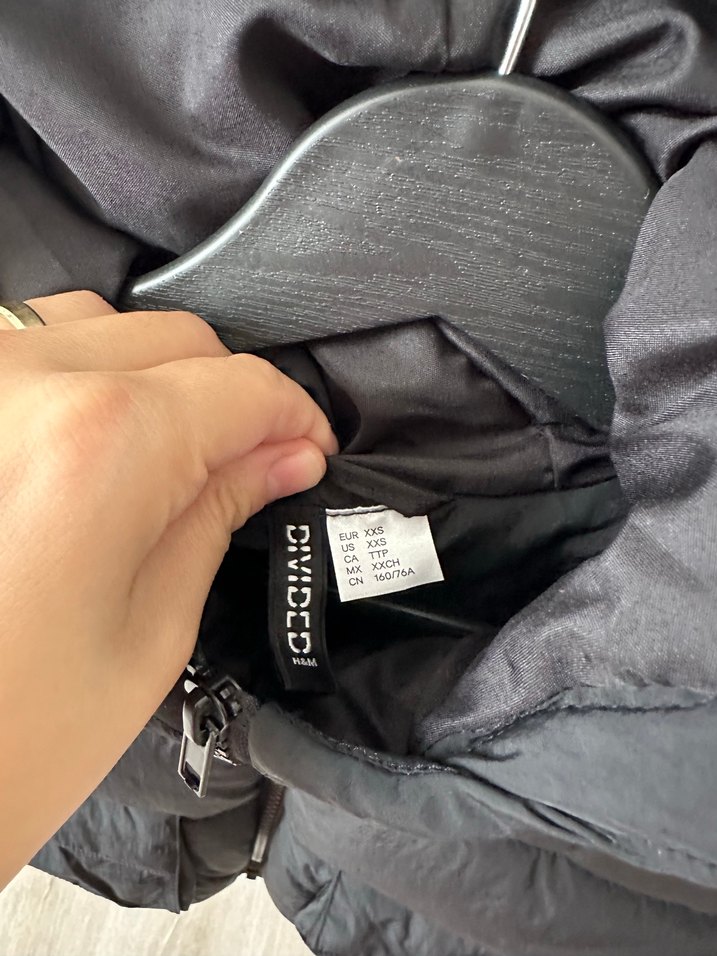 H&m kapüşonlu şişme yelek - Görsel 2