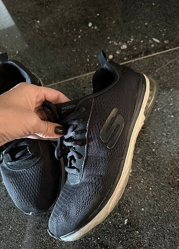 38 Beden siyah Renk Skechers spor ayakkabısı