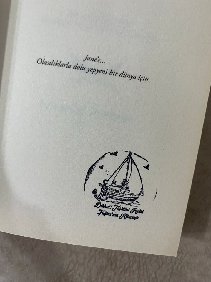 Duman ve Kemiğin Kızı - Laini Taylor - Görsel 2