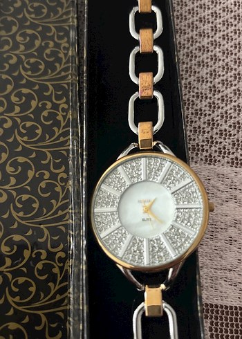 Zincir Detaylı Klasik Kadın Saati - Görsel 2