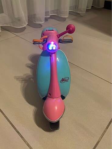 Beden Winx Oyuncak Scooter