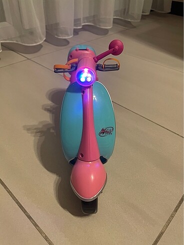  Beden Winx Oyuncak Scooter