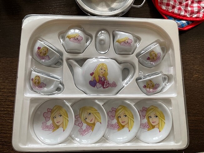 Beden Barbie Oyuncak Porselen Çay Seti