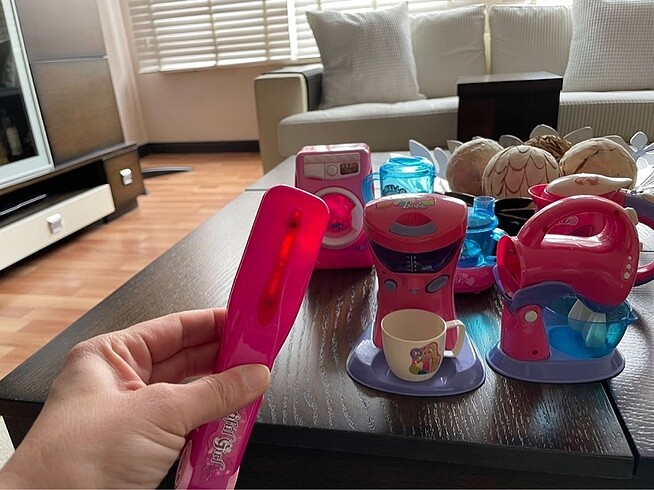 Barbie Barbie Lisanslı Sesli Ev Aletleri Seti