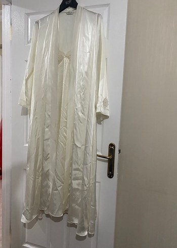 Uzun Beyaz Saten Gecelik Sabahlık - Görsel 7