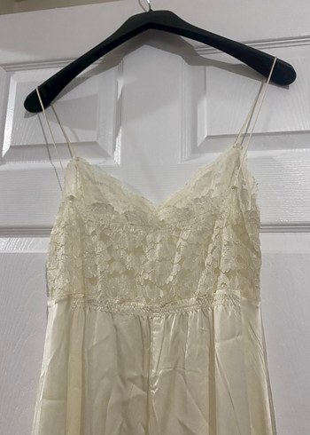 Uzun Beyaz Saten Gecelik Sabahlık - Görsel 5