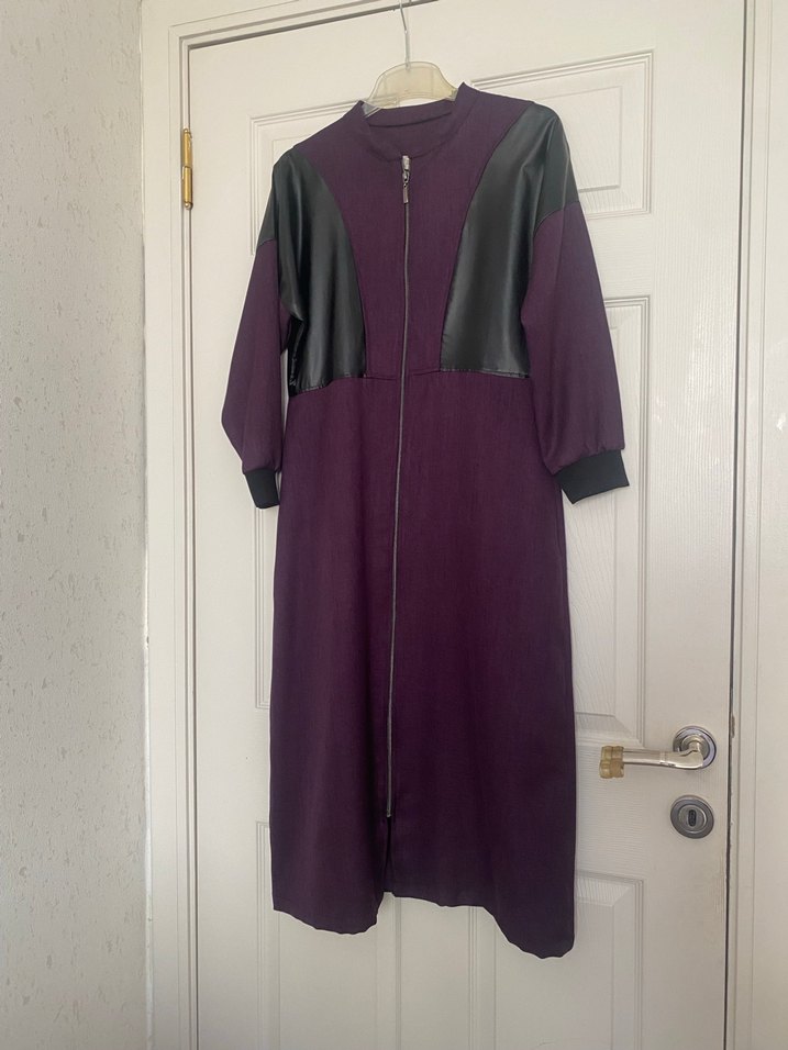 Mor Deri Detaylı Uzun Ofis Elbisesi - Görsel 2