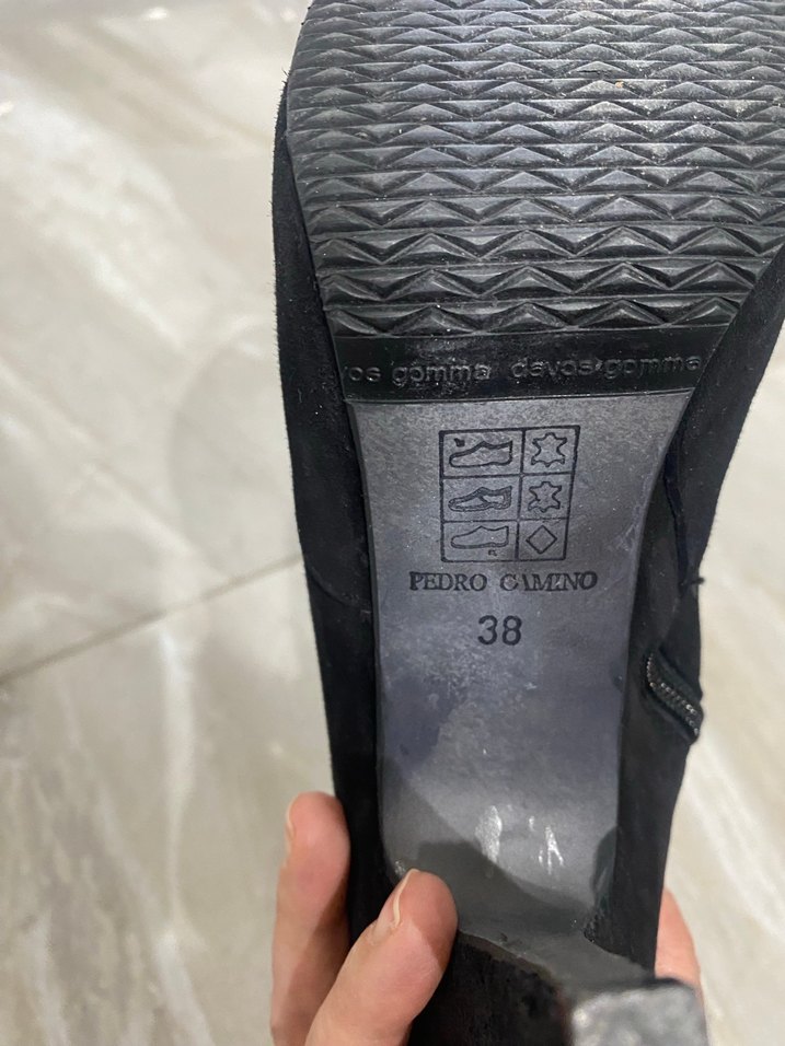 Siyah Süet Stiletto Topuklu Gotik Kadın Bot - Görsel 3