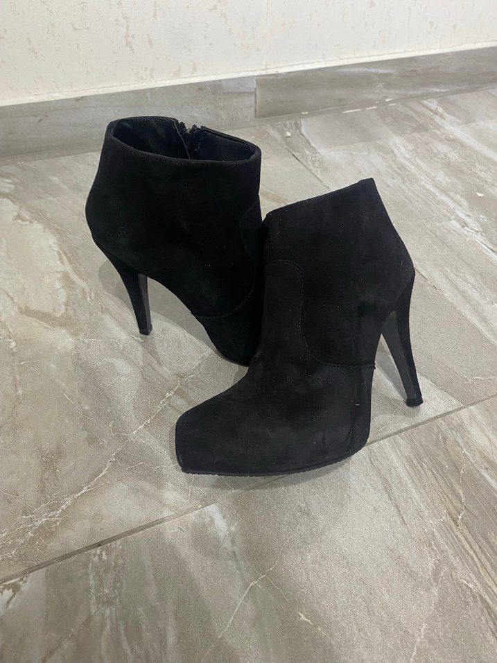 Siyah Süet Stiletto Topuklu Gotik Kadın Bot - Görsel 2