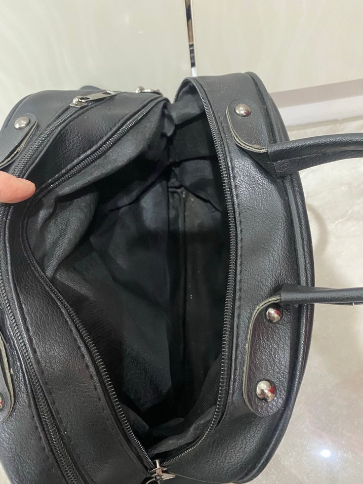 Siyah Deri Fermuarlı Kadın Çanta - Görsel 3