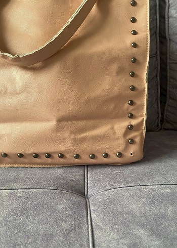 Zımba işlemeli büyük boy kol çantası - Görsel 2