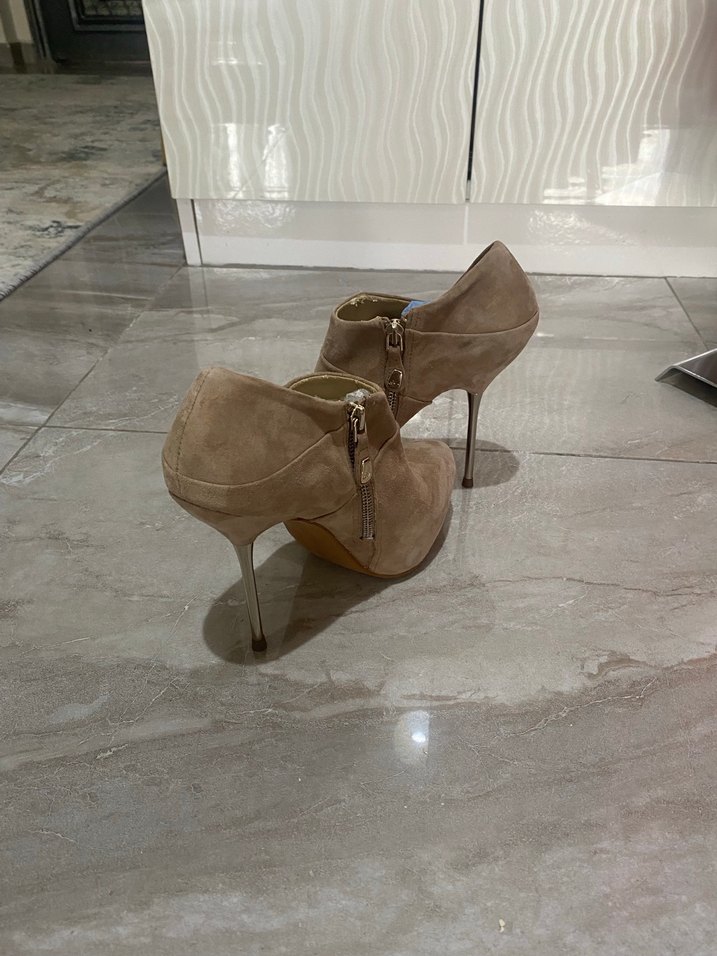 Bej Süet İnce Topuklu Bot - Görsel 2