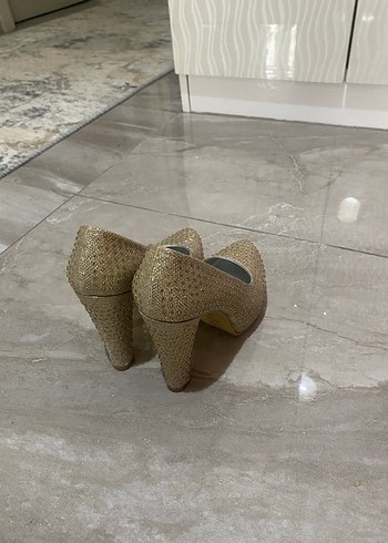 Altın Renkli Payetli Platform Topuklu Kadın Ayakkabı - Görsel 3