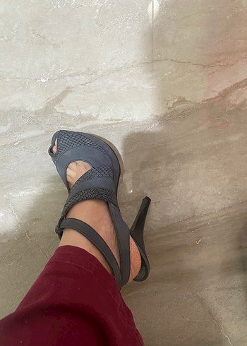 Gri Yılan Desenli Platform Topuklu Kadın Ayakkabı - Görsel 5