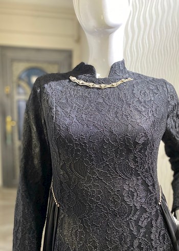 38 Beden Dantel Detaylı Siyah Uzun Kollu Uzun Elbise