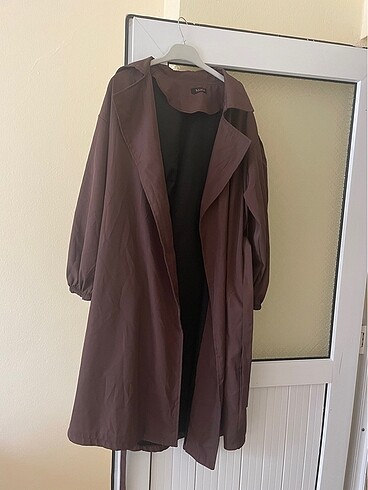 universal Beden Trench