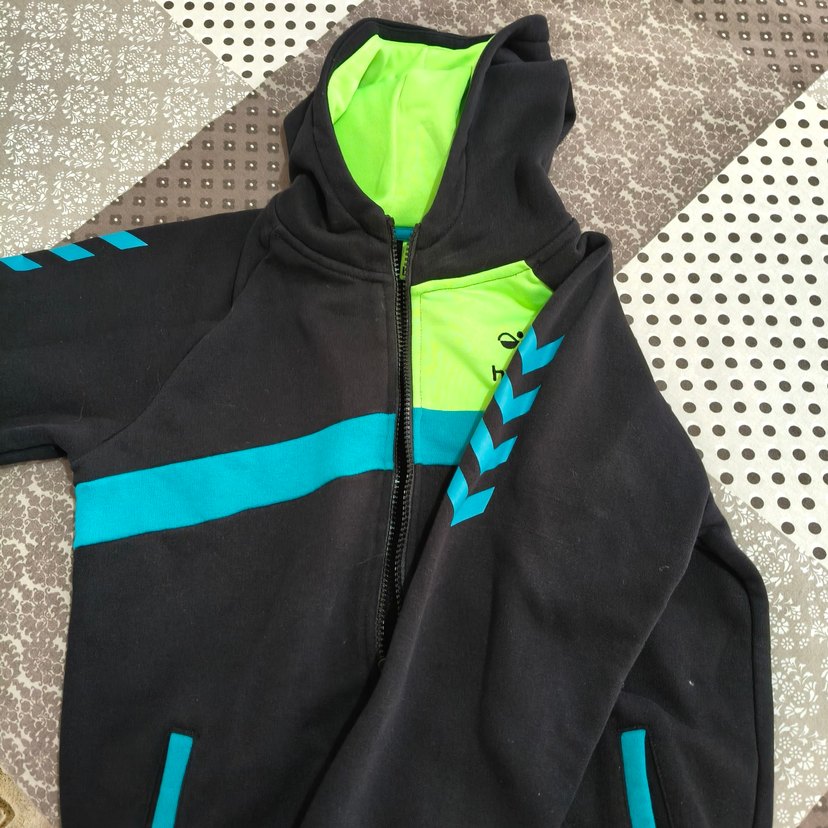 Erkek Çocuk Siyah Fermuarlı eşofman üstü - Görsel 2