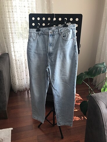Bershka jean buz mavisi renkli
