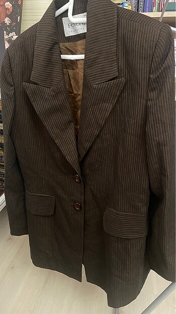 Kahverengi Çizgi Detaylı Blazer Ceket
