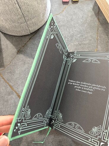  Sherlock Holmes sert kapak kitap