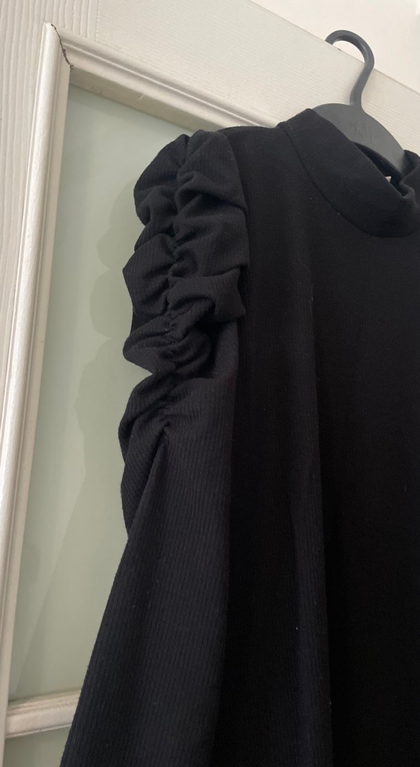 Uzun Kollu Siyah Fırfırlı Gotik Elbise - Görsel 2