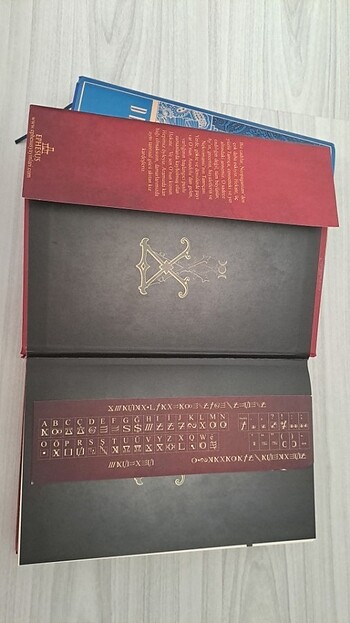 Beden DENİZ KIZI AĞLADIĞINDA-HEKATE'NİN KIZLARI KİTAP