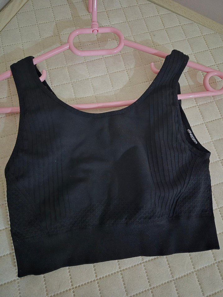 Siyah V Yaka Spor Üst - Görsel 2