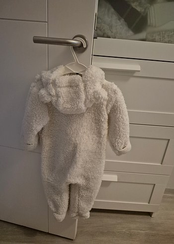 H&M Bebek Kız ve Erkek Beyaz Kürklü Kar Tulumu 4-6 ay