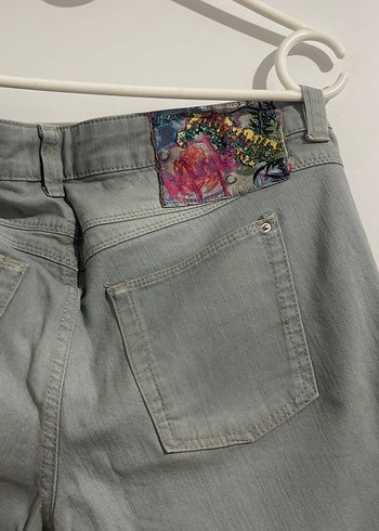 Gri Mini Kadın Denim Şort - Görsel 3