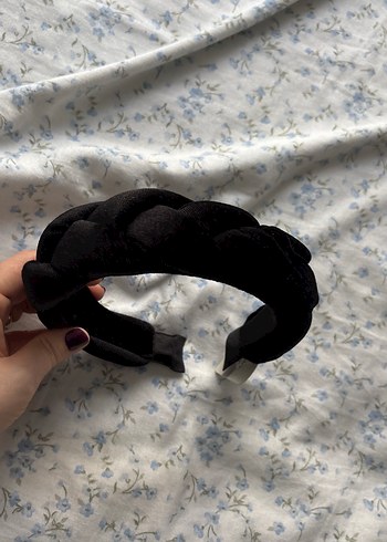 Siyah Fırfırlı Gotik Taç - Görsel 2