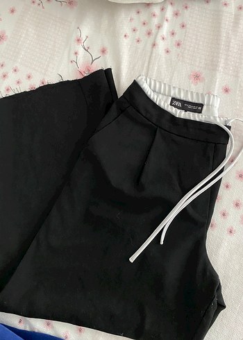 Zara Siyah Bagcikli Rahat Pantolon