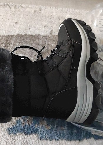 Kadın outdoor Bot - Görsel 5