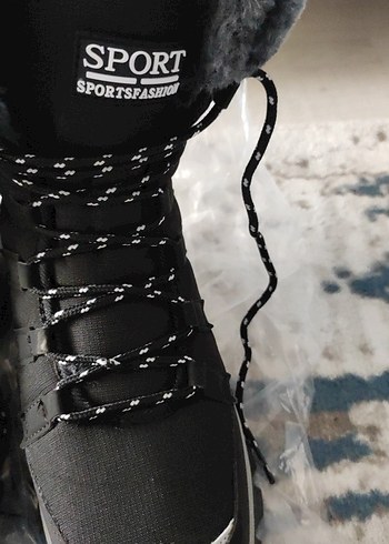 Kadın outdoor Bot - Görsel 3