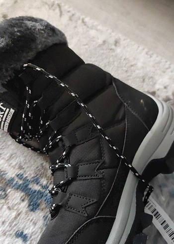 Kadın outdoor Bot - Görsel 4