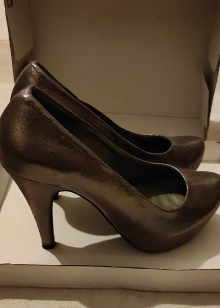 Gold platform topuklu ayakkabı  - Görsel 2