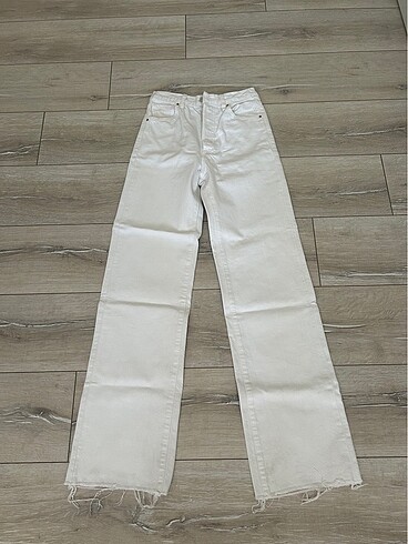 Beyaz wide leg jean