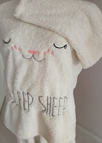 Diğer Nakışlı Beyaz Polar Pijama Takımı