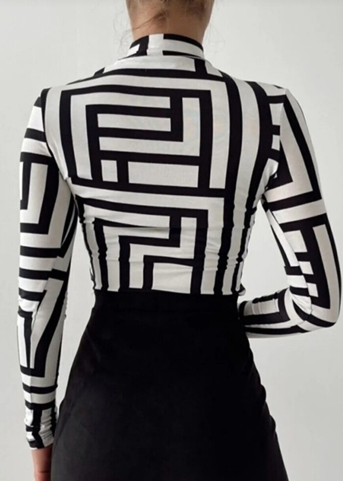 Yarım Balıkçı Yaka Bluz - Görsel 2