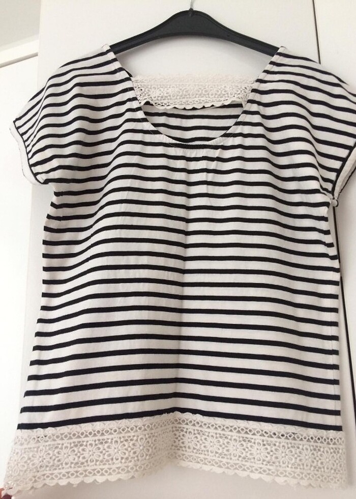 Çizgili dantelli bluz - Görsel 2