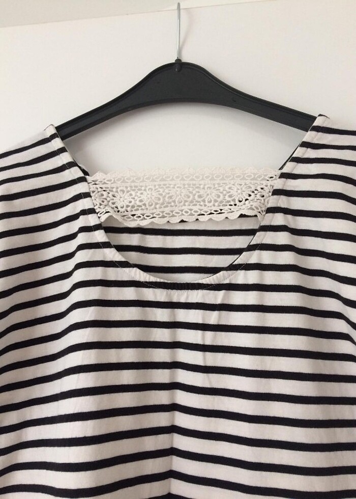 Çizgili dantelli bluz - Görsel 3