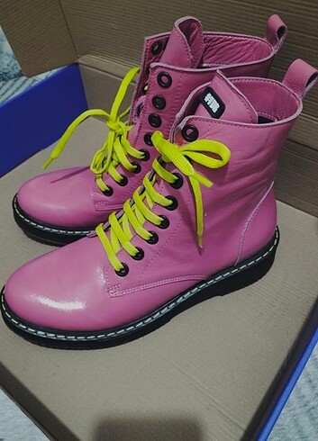 39 Beden Via Delle Rose pembe bot