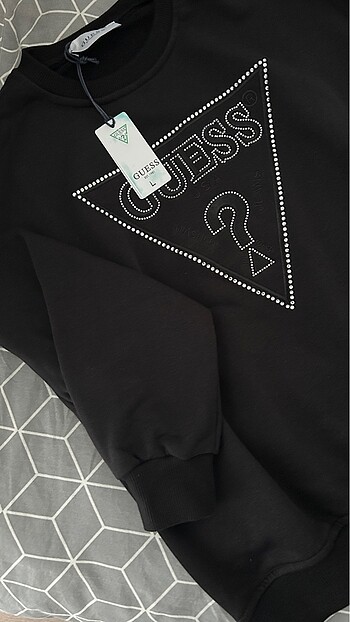 l Beden Guess kadın siyah taşlı sweatshirt